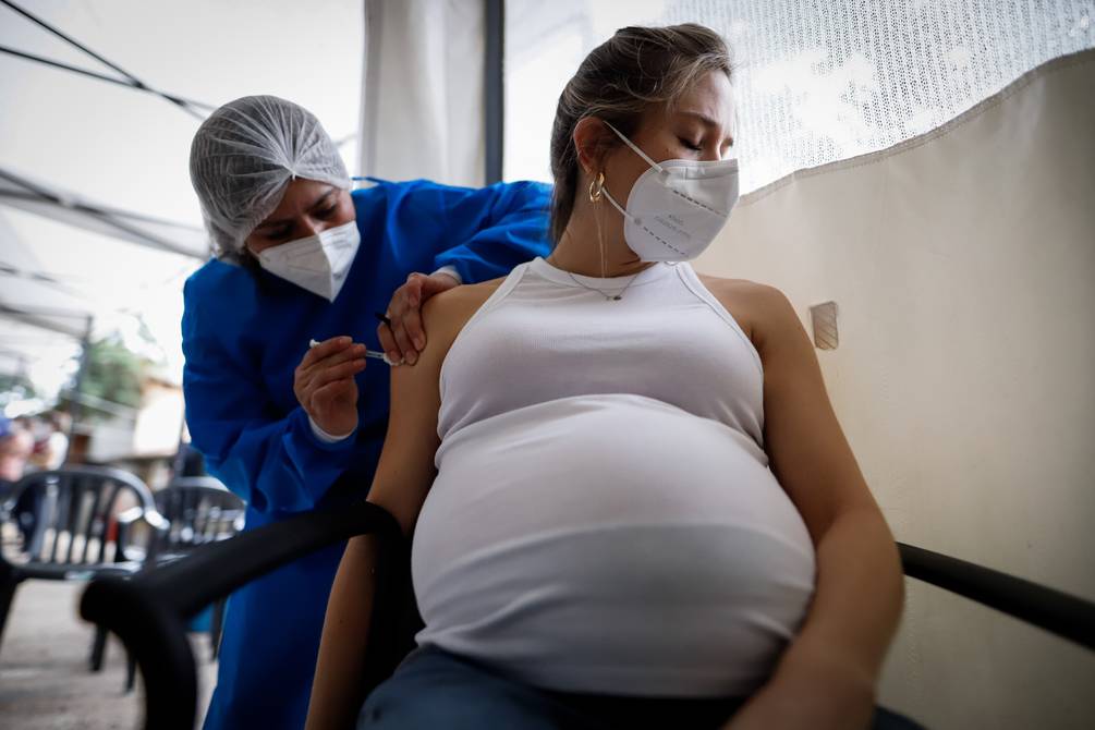 mujeres embarazadas deben vacunarse contra el Covid-19