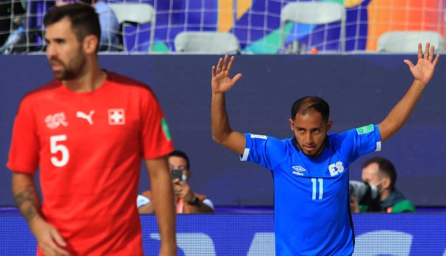 FIFA destacó el “gol olímpico” de Frank Velásquez con la Selecta Playera