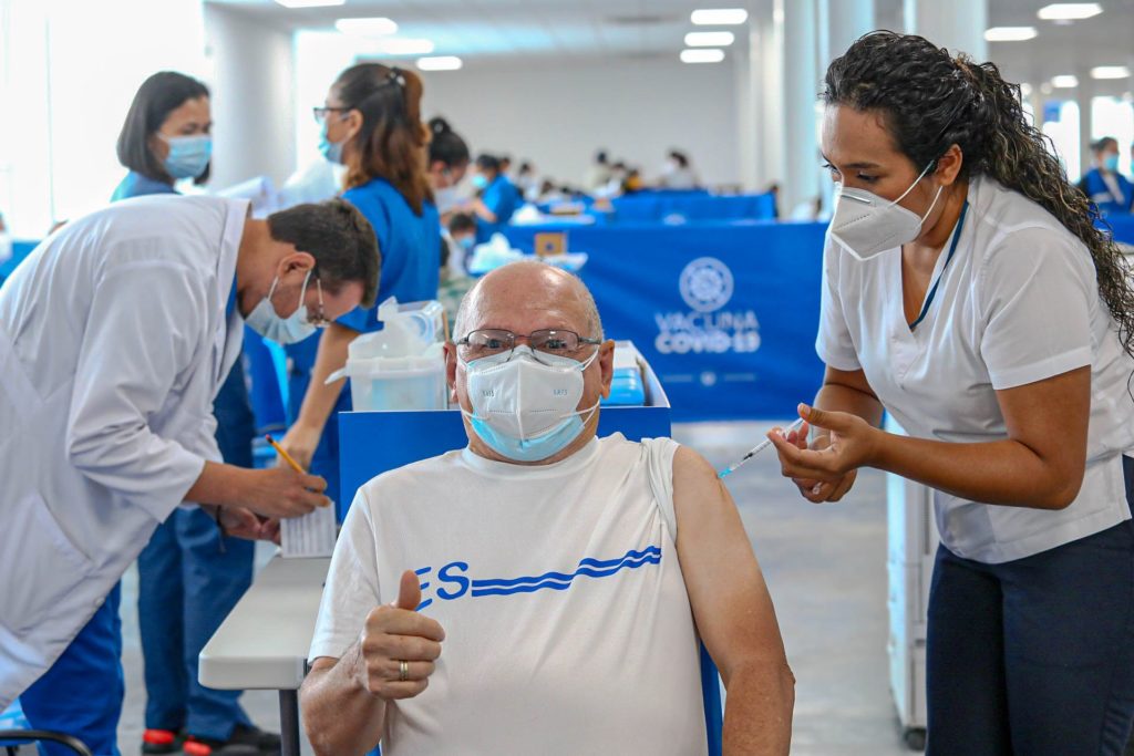 El Salvador registra nuevo récord diario de vacunación contra el COVID-19