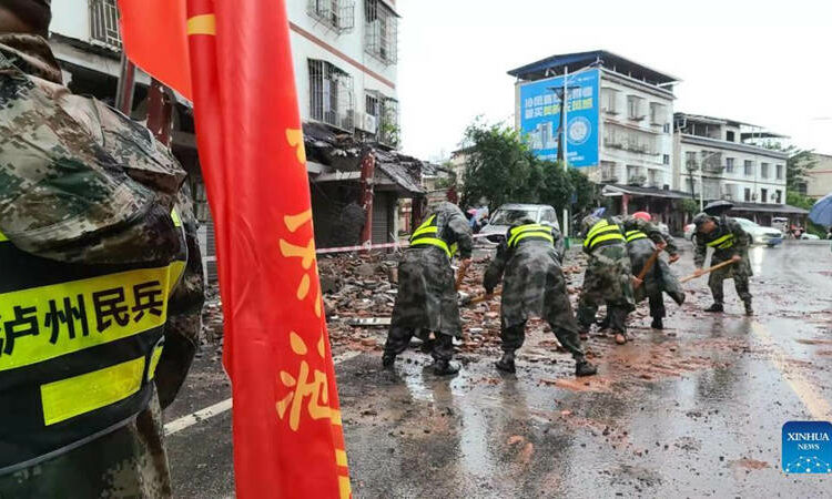 Al menos tres muertos y decenas de heridos tras un terremoto de magnitud 6,0 en China