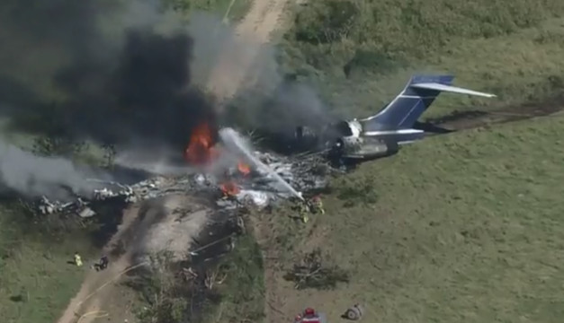 21 personas sobreviven a un impresionante accidente de avión en Texas