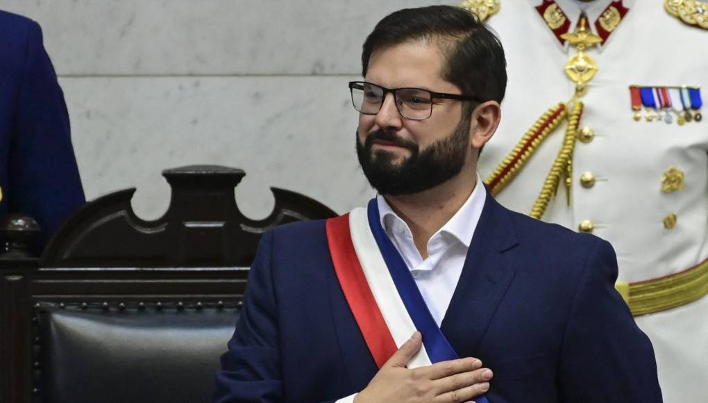 Gabriel Boric, el presidente más joven de Chile, asume el poder